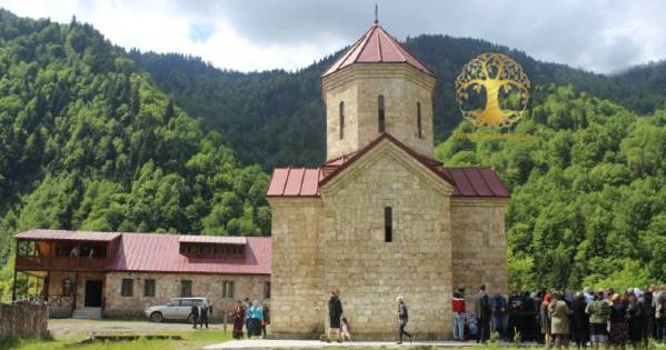 ხელედი (ლენტეხი) წმინდა თამარ მეფის სახელობის დედათა მონასტერი