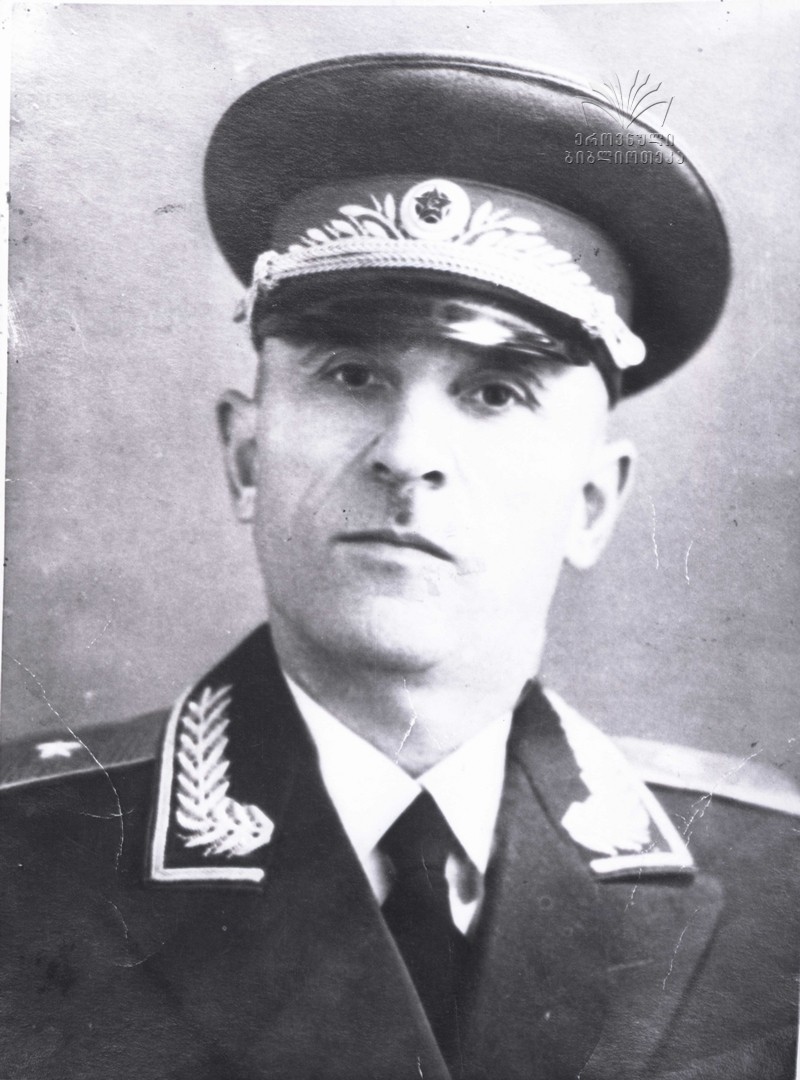  Абрамидзе Павел Ивлианович (1901–1989) Из Грузии, генерал-майор (04.06.1940).