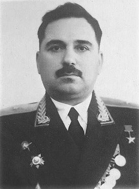  Жижилашвили Шалва Николаевич (1914–1993) Из Грузии,  генерал-лейтенант (27.04.1962), Герой  (1943).