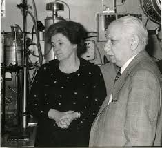 ელეფთერ ლუარსაბის ძე ანდრონიკაშვილი 1910-89წწ გარდ. 79 წლის აკადემიკოსი ფიზიკოსი, კვანტური ჰიდროდინამიკა წარმ. თელავი დიდი წინაპრები სოფ. ოჟიო, ახმეტა.