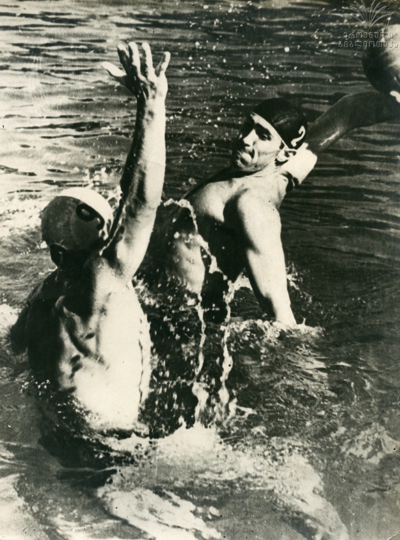 გივი ჩიქვანაია 1939-2018წწ. გარდ. 79 წლის, ოლიმპიური პრიზიორი, წყალბურთი. XIX ოლიმპიური თამაშების (1960, რომი და 1968, მეხიკო),  დაბ. თელავი კახეთი