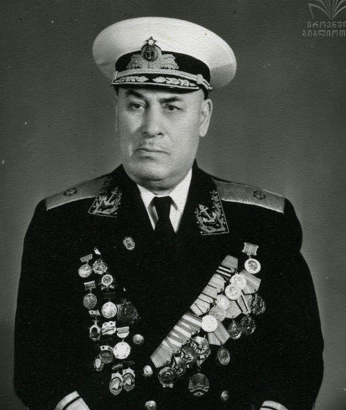 Джинчарадзе Михаил Захарович (1904–1981), Из Грузии, контр-адмирал (11.05.1949).