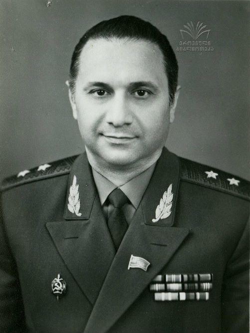 Гветадзе Гурам Иванович (1931) генерал-лейтенант  внутренней службы (1982).