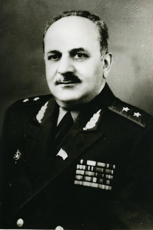 Кетиладзе Константин Еремеевич (1919–1996), Из Грузии, комиссар  генерал-лейтенант внутренней службы (21.04.1975).