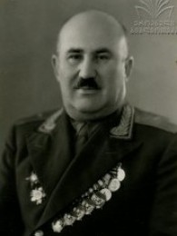 Шаншашвили Дмитрий Георгиевич (1907–1984) Из Грузии, генерал-майор (1946).