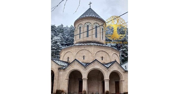 შუახევის წმიდა სამების ტაძარი