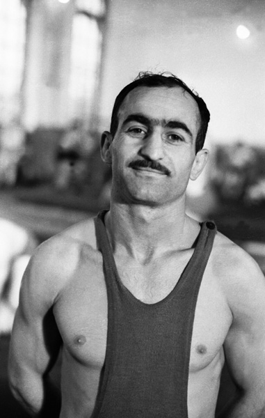 მირიან ცალქალამანიძე 1927-2000წწ. გარდ. 73 წლის. ოლიმპიური ჩემპიონი, თავისუფალი ჭიდაობა. 1956 (52კგ; მელბურნი)  დაბ. სოფ.კონდოლი, თელავი