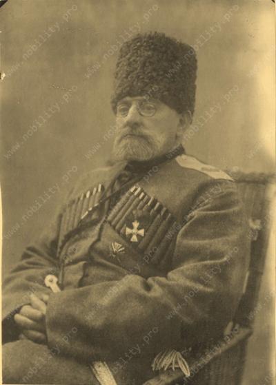 Чиковани Виссарион Павлович (1856–1920), Из Грузии, генерал-майор (1914).