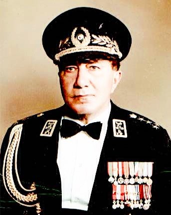ბაჰრამ არიანა 1906-85წწ გარდ. 79 წლის. სპარსეთის გენერალი.  დედის მხრიდან მეფე ერეკლე II  შთამომავალი . წარმ. თელავი