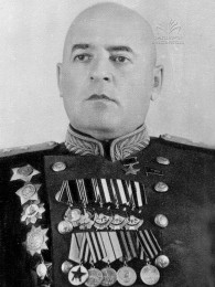 Чанчибадзе Порфирий Георгиевич (1901–1950) Из Грузии, генерал-полковник (1945),  Герой Советского Союза (1945).