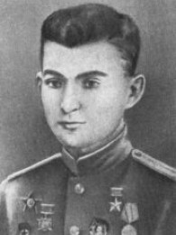 გრიგორიანი სერგო ვართანის ძე (1921-1943) 22 წლის, სამამულო ომის გმირი (1941-1945) ორჯონიკიძე, ოსეთი.