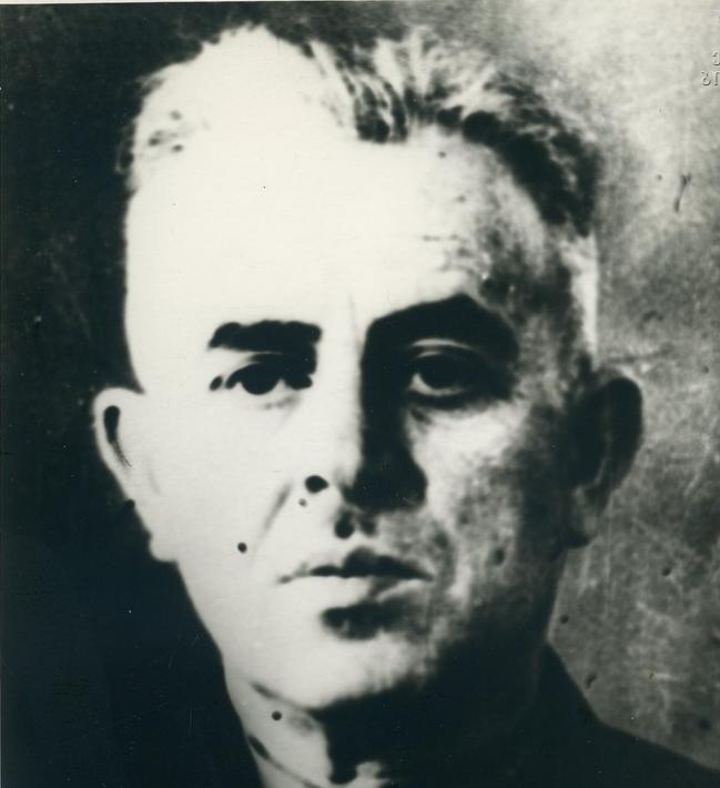 ილია ვლადიმერის ძე აბულაძე 1901-69წ. აკადემიკოსი ფილოლოგი დ. სოფ ზემო საქარა ზესტაფონი იმერეთი