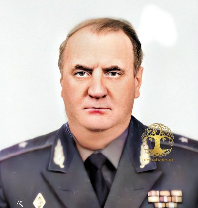 Лорткипанидзе Тариел Владимирович (1938–2001), Из Грузии, генерал-майор (25.04.1990).